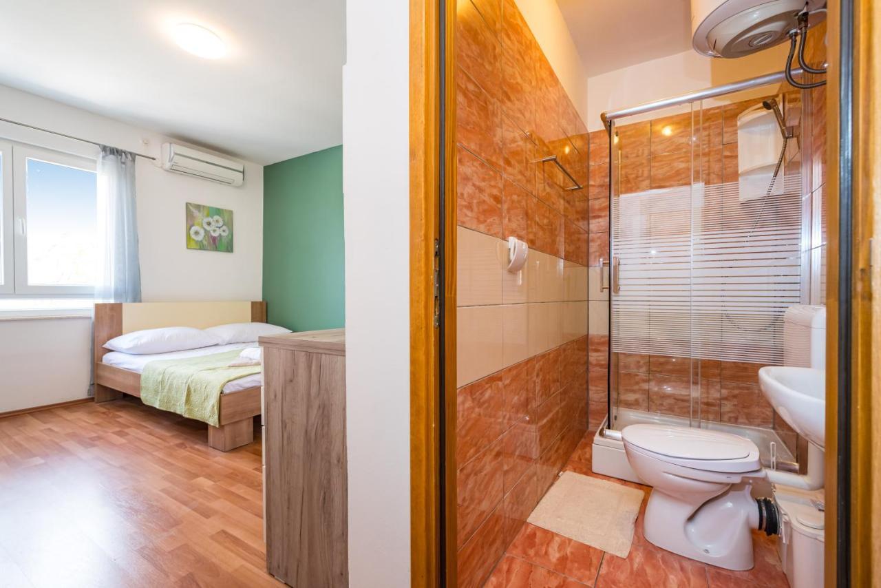 Studio And Rooms Zadar City Wall Exterior photo